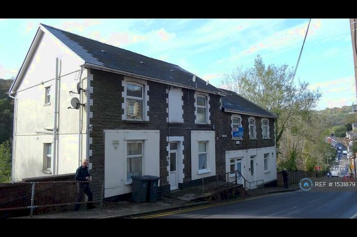 2 Bedroom Flat To Rent In And High Street, Llanhilleth, NP13