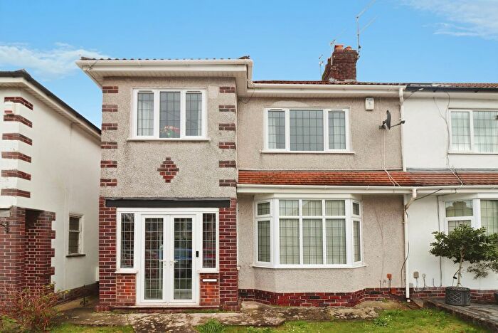 3 Bedroom Semi Detached House For Sale In Cleeve Hill, Downend, Bristol, BS16