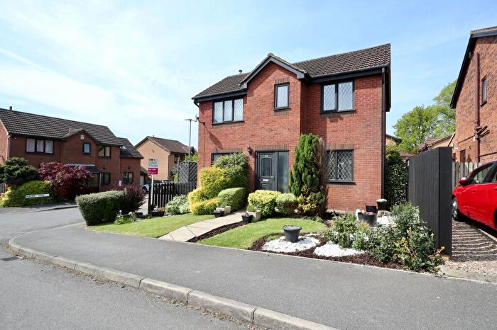3 Bedroom Detached House For Sale In Haven Chase, Leeds, LS16
