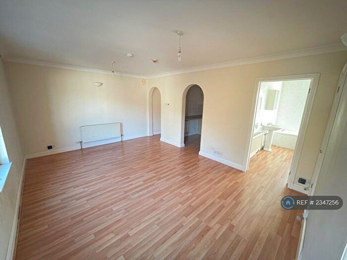 1 Bedroom Flat To Rent In High Street, Cinderford, GL14