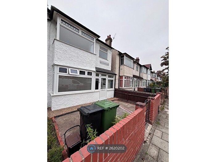 3 Bedroom Terraced House To Rent In Broadview Road, London, SW16