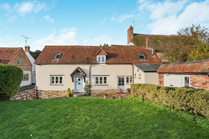 3 Bedroom Detached House For Sale In Burts Lane, Long Crendon, Aylesbury, HP18