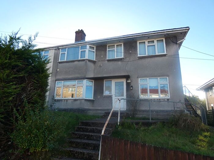 2 Bedroom Flat To Rent In Crynallt Road, Cimla, Neath., SA11