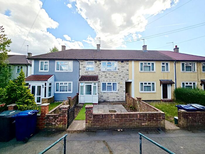 3 Bedroom Terraced House For Sale In Havelock Road, Southall, UB2