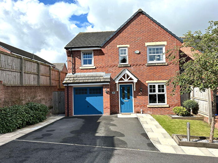 4 Bedroom Detached House For Sale In Ginnell Farm Avenue, Rochdale, OL16