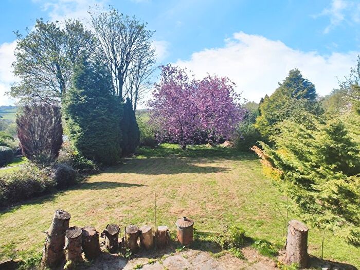 4 Bedroom Detached House For Sale In Summit Close, Bury, BL9