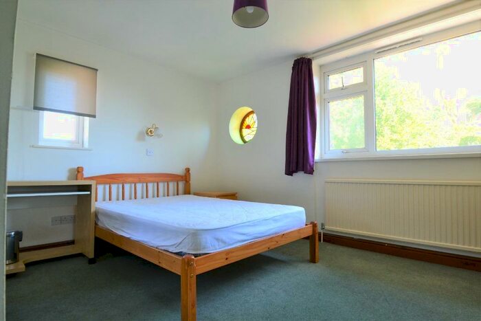 1 Bedroom Semi-Detached House To Rent In Kings Hedges Road, Cambridge, CB4