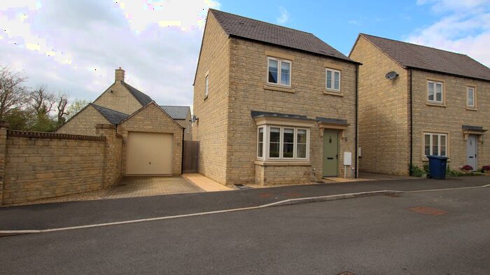 3 Bedroom Detached House To Rent In Brydges Close, Winchcombe, Winchcombe, GL54