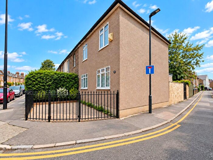 3 Bedroom End Of Terrace House For Sale In Old Dover Road, London, SE3