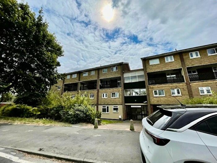 3 Bedroom Apartment To Rent In Knightsbridge Oak Thorpe Drive, Kings Hurst, Birmingham, B37