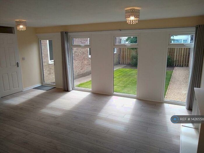 3 Bedroom Bungalow To Rent In Hartburn Walk, Newcastle Upon Tyne, NE3
