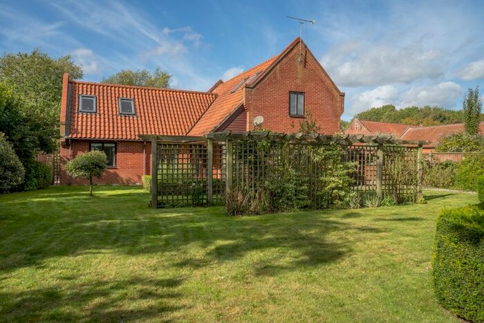 4 Bedroom Detached House For Sale In The Street, Colton, Norwich, NR9