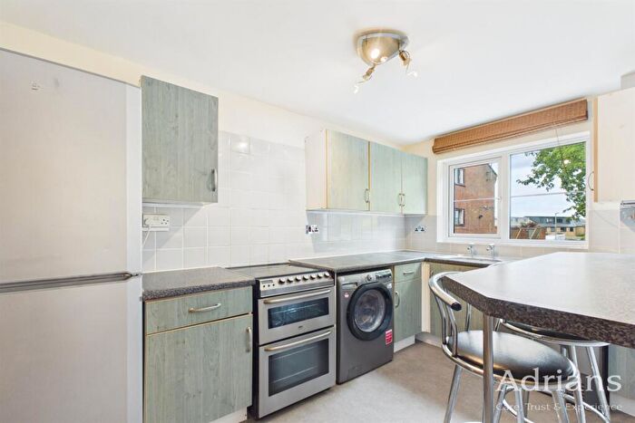 1 Bedroom Flat For Sale In Crocus Way, Chelmsford, CM1