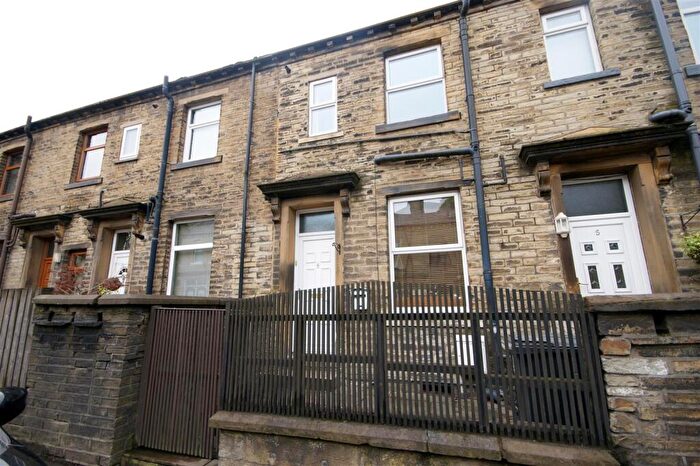 2 Bedroom Terraced House To Rent In Lane Ends Terrace, Halifax, HX3