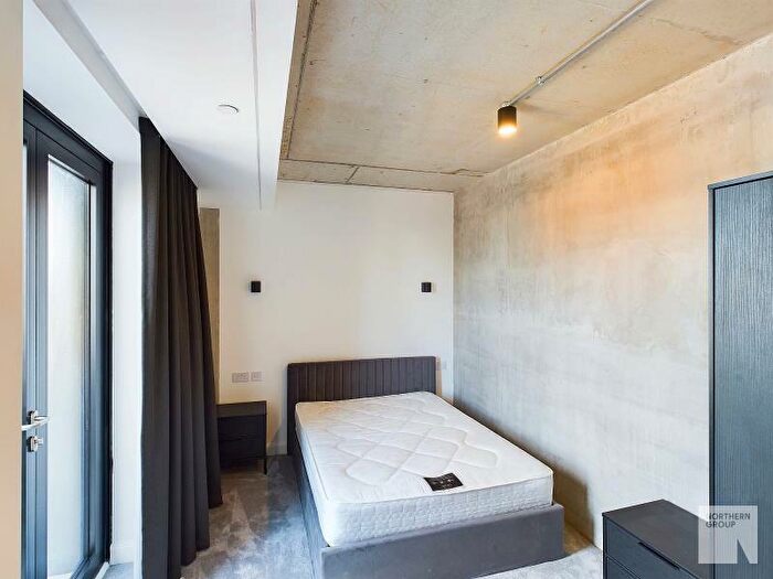 2 Bedroom Apartment To Rent In Apt . :: One Silk St, M4