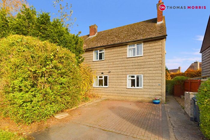 3 Bedroom Semi Detached House For Sale In Beauchamp Close, Eaton Socon, St. Neots, Cambridgeshire, PE19