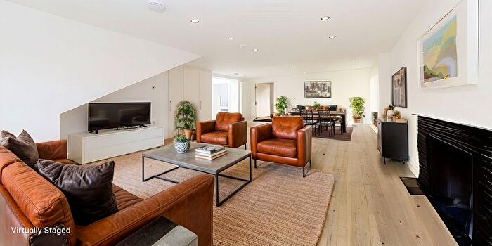 2 Bedroom Flat To Rent In Hamilton Road, London, NW10