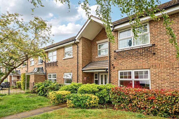 2 Bedroom Flat To Rent In Lancaster Road Barnet, EN4