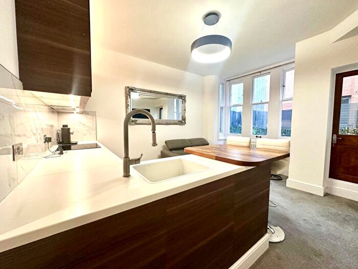 1 Bedroom Apartment To Rent In Valpy Street, Reading, Berkshire, RG1