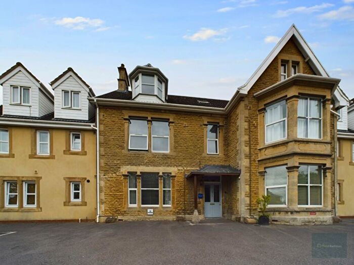 2 Bedroom Flat To Rent In Lowbourne, Melksham, SN12