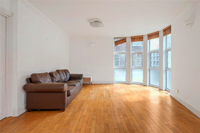2 Bedroom Apartment To Rent In Goswell Road, Finsbury, London, EC1V