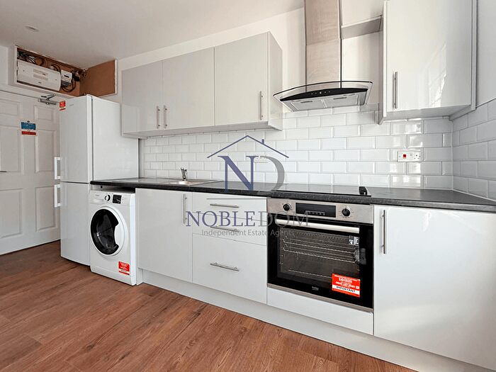 Studio To Rent In Hanworth Road, TW3