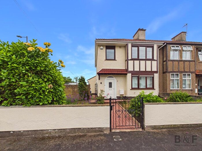 3 Bedroom End Of Terrace House For Sale In Beachgrove Road, Fishponds, BS16