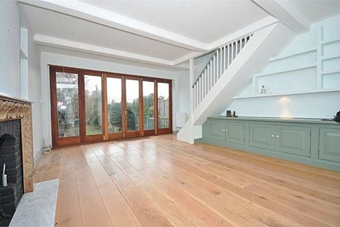 3 Bedroom Semi-Detached House For Sale In Bundys Way, Staines-Upon-Thames, TW18