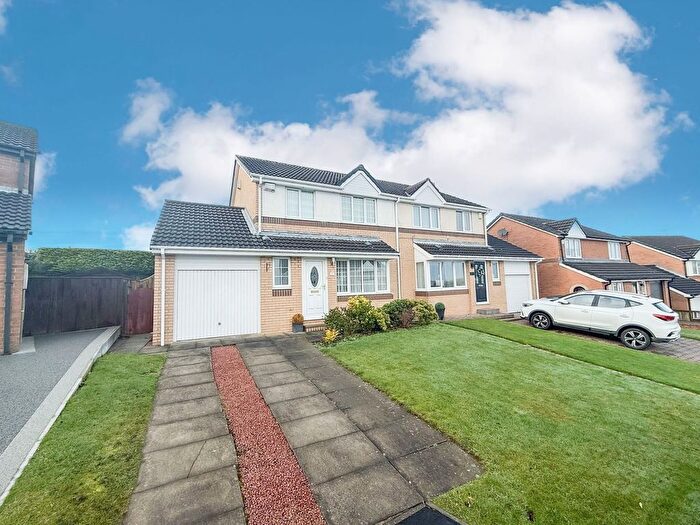 3 Bedroom Semi Detached House For Sale In Turnberry, Ouston, DH2