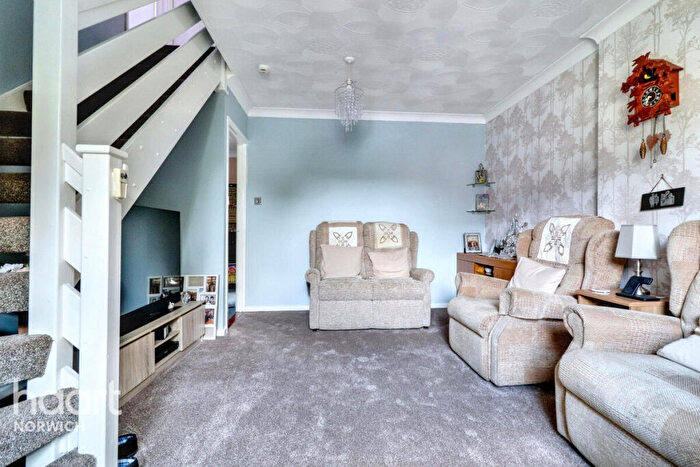 2 Bedroom Chalet For Sale In Wenman Court, Norwich, NR5