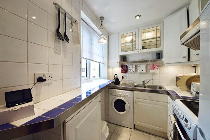 1 Bedroom Flat To Rent In Brunswick Quay, London, SE16