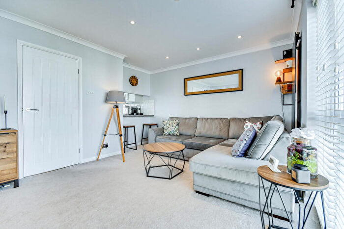 2 Bedroom Maisonette For Sale In Birk Beck, Springfield, Chelmsford, CM1