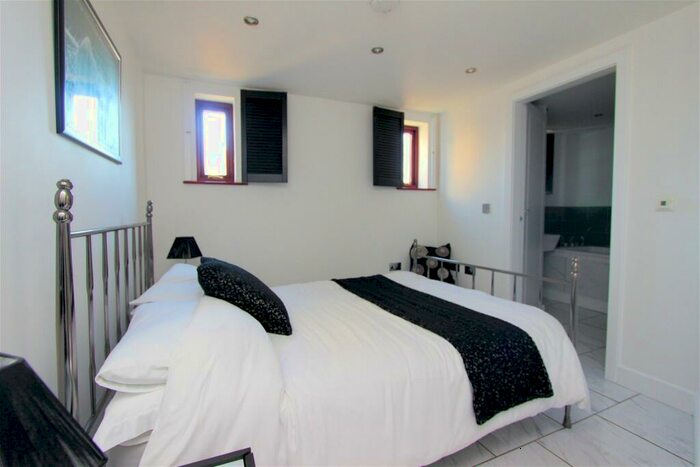 1 Bedroom Detached House To Rent In Huddersfield Road, Ingbirchworth, Sheffield, South Yorkshire, S36