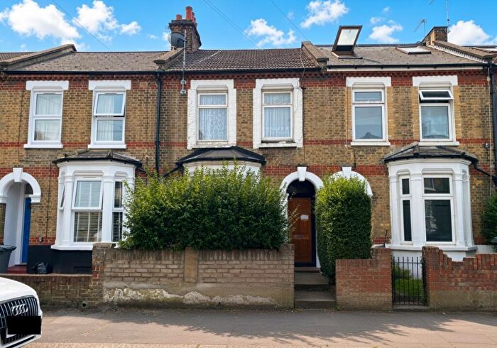 3 Bedroom Flat For Sale In A Tynemouth Road, Tottenham, London, N15