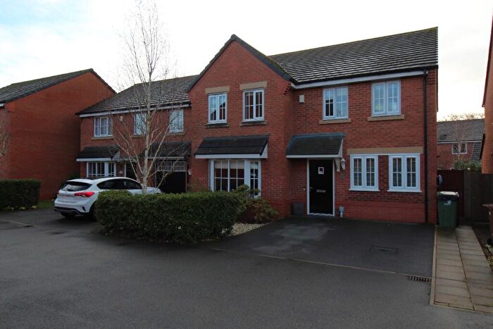 4 Bedroom Detached House For Sale In Charnwood Mews, Leyland, Lancashire, PR25
