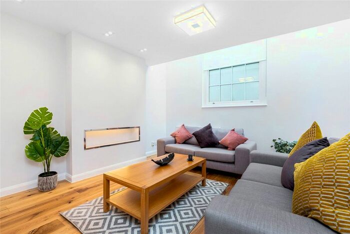 3 Bedroom Mews House To Rent In Welbeck Way, Marylebone, London, W1G