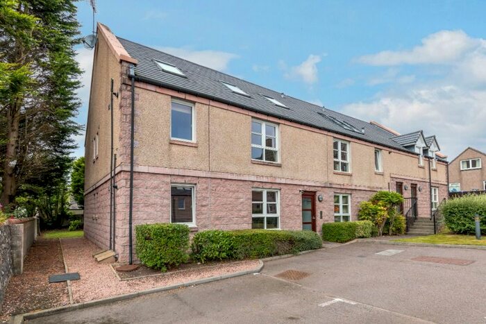 2 Bedroom Flat To Rent In Kincardine Court, Stonehaven, Aberdeenshire, AB39