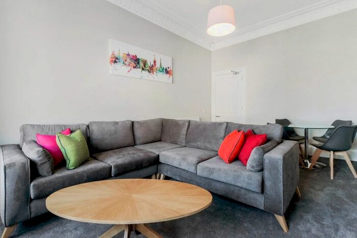 3 Bedroom Flat To Rent In Crighton Place, Leith, Edinburgh, EH7