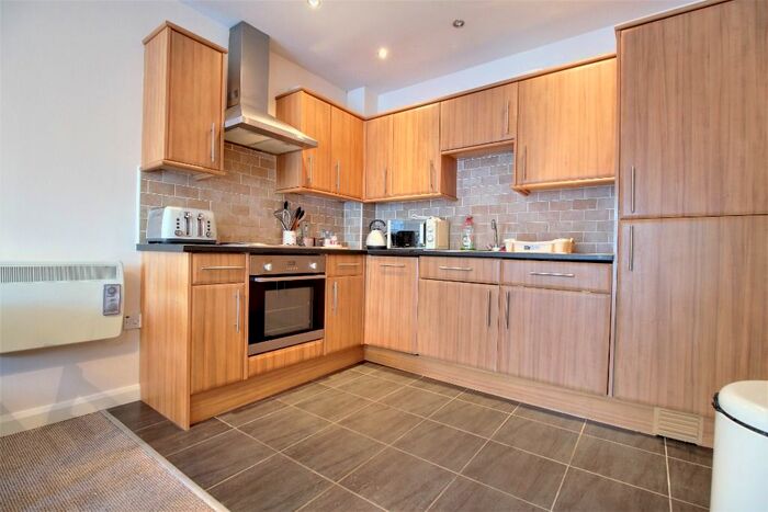 2 Bedroom Flat To Rent In Radbrook Hall Court, Radbrook Green, Shrewsbury SY3