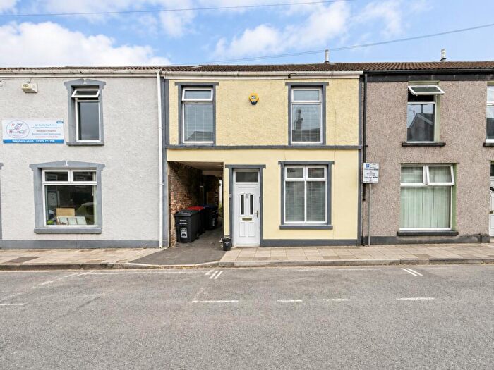 3 Bedroom Terraced House For Sale In Dean Street, Aberdare, Rhondda Cynon Taf, CF44