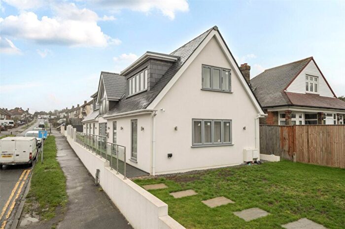 4 Bedroom Detached House For Sale In Manse Way, Swanley, BR8