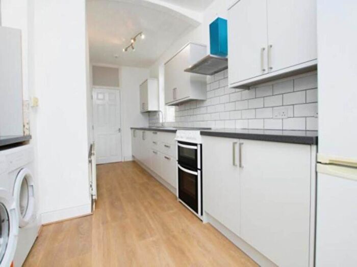 4 Bedroom End Of Terrace House To Rent In Keys Avenue, Horfield, Bristol, BS7