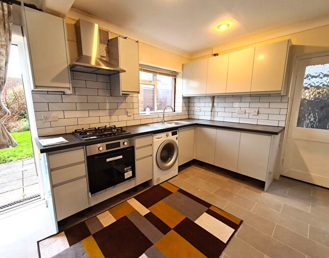 3 Bedroom Semi-Detached House To Rent In Oxendon Way, Coventry, West Midlands, CV3