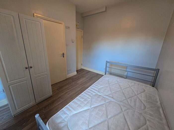 Studio To Rent In Kingsland Road, London, E8