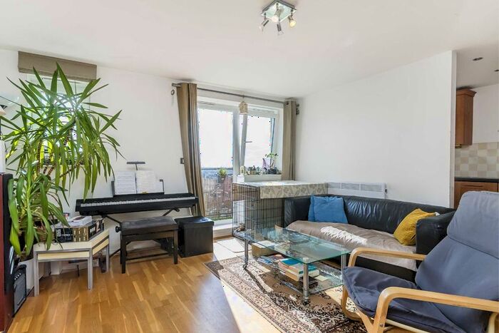 2 Bedroom Flat To Rent In Singapore Road, London, W13