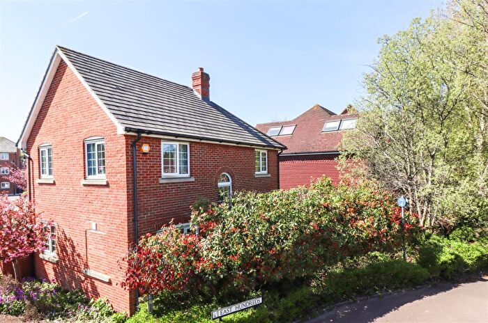 4 Bedroom Detached House For Sale In East Hundreds, Fleet, GU51