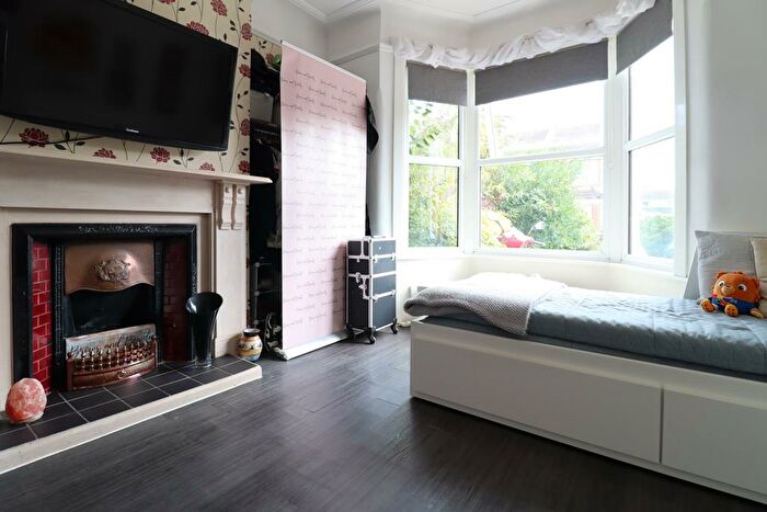 1 Bedroom Flat For Sale In High Street, Shoeburyness, SS3