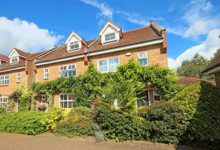 4 Bedroom Semi-Detached House To Rent In Thames Street, Sunbury-On-Thames, TW16