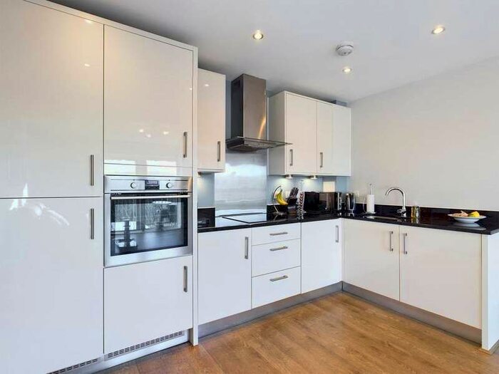 2 Bedroom Property To Rent In Sovereign Way, Tonbridge TN9