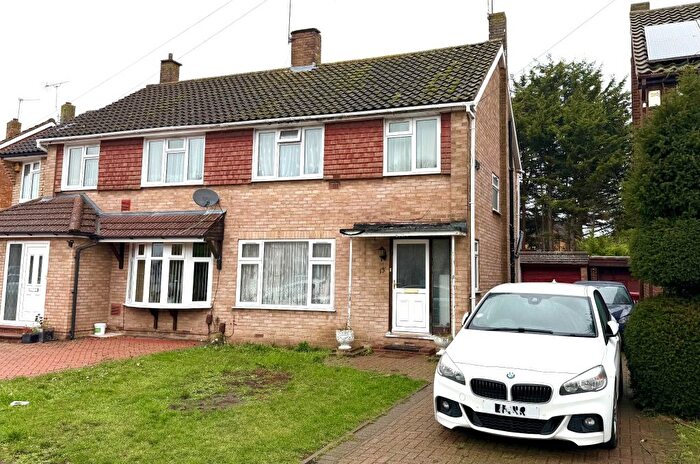 3 Bedroom Semi-Detached House For Sale In Colnbrook, Slough, SL3